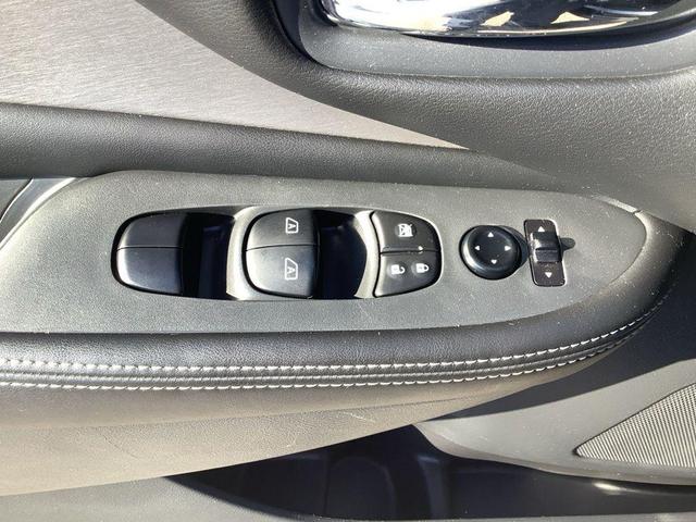 Photo of 2023 Super Black Nissan Murano