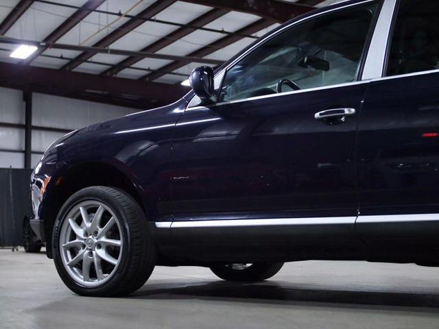 Photo of 2004 Blue Porsche Cayenne