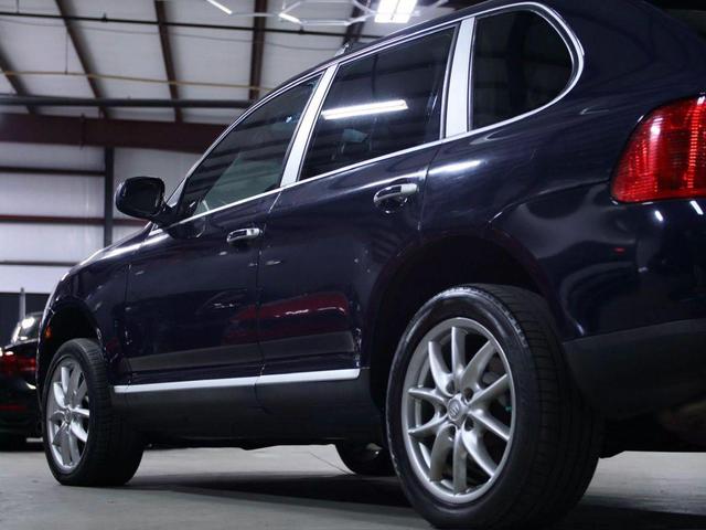 Photo of 2004 Blue Porsche Cayenne