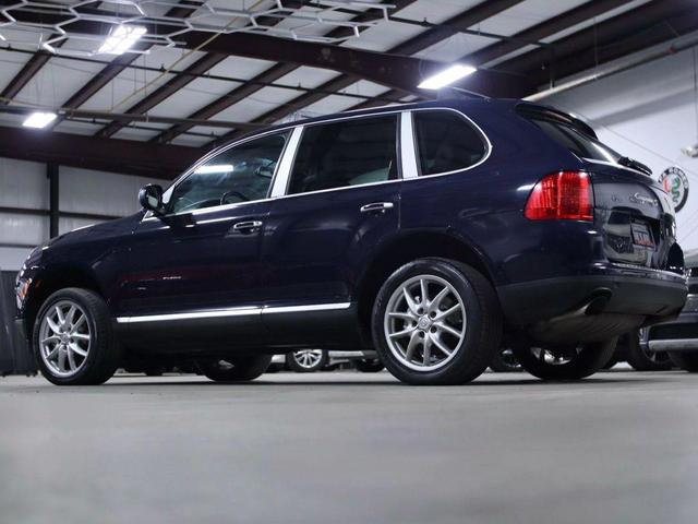 Photo of 2004 Blue Porsche Cayenne