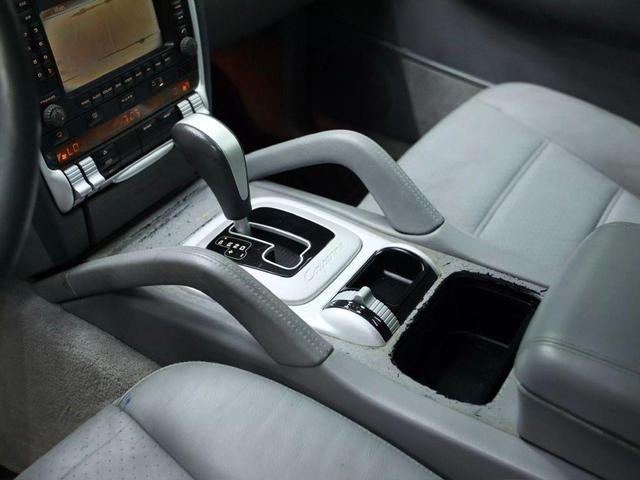 Photo of 2004 Blue Porsche Cayenne