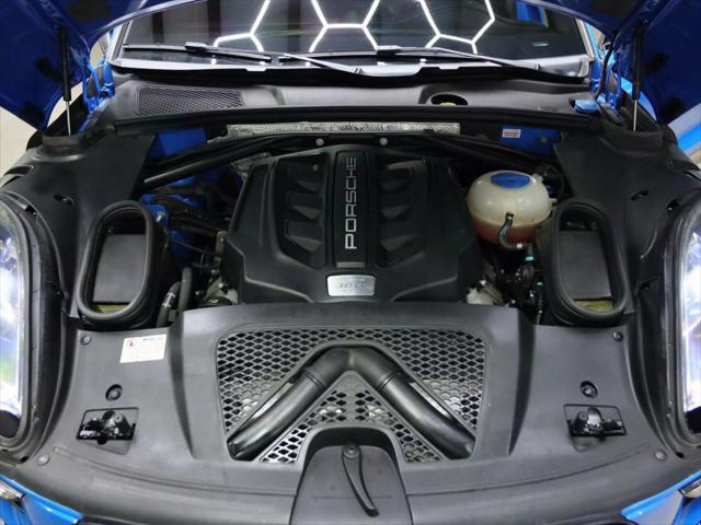 Photo of 2017 Blue Porsche Macan