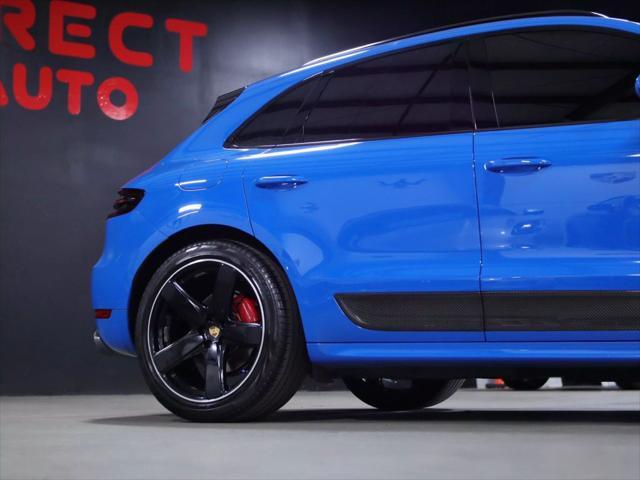 Photo of 2017 Blue Porsche Macan