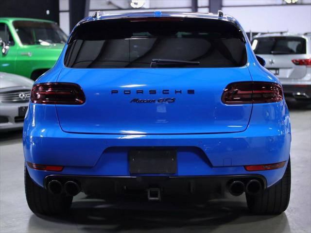 Photo of 2017 Blue Porsche Macan