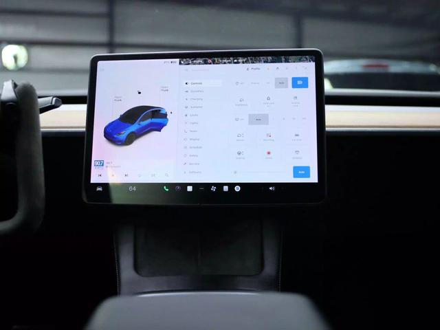 Photo of 2021 Deep Blue Metallic Tesla Model Y