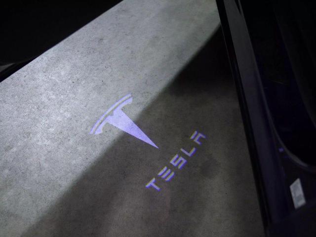 Photo of 2021 Deep Blue Metallic Tesla Model Y