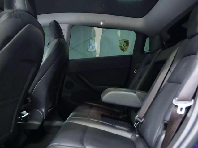 Photo of 2021 Deep Blue Metallic Tesla Model Y