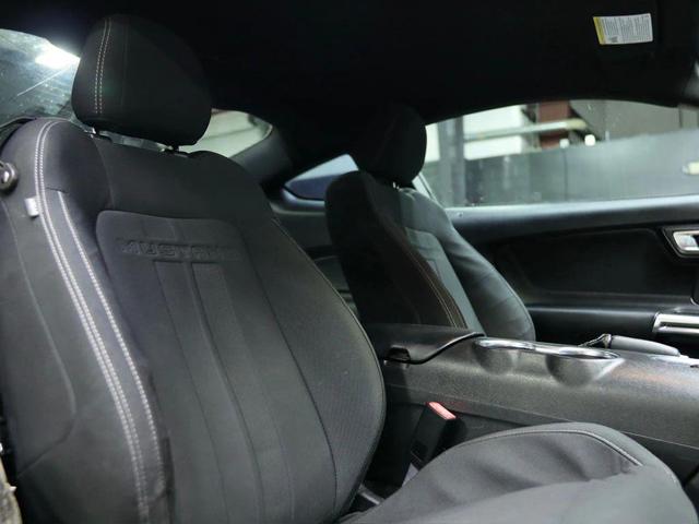 Photo of 2020 Kona Blue Metallic Ford Mustang