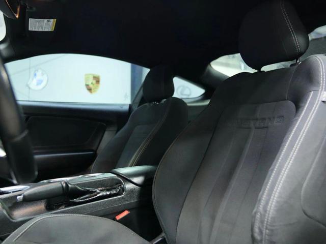 Photo of 2020 Kona Blue Metallic Ford Mustang