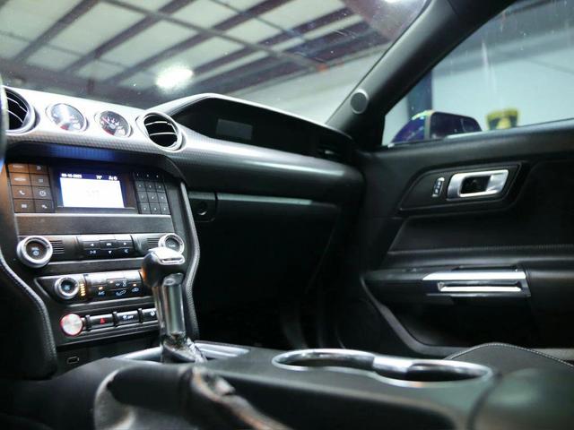 Photo of 2020 Kona Blue Metallic Ford Mustang