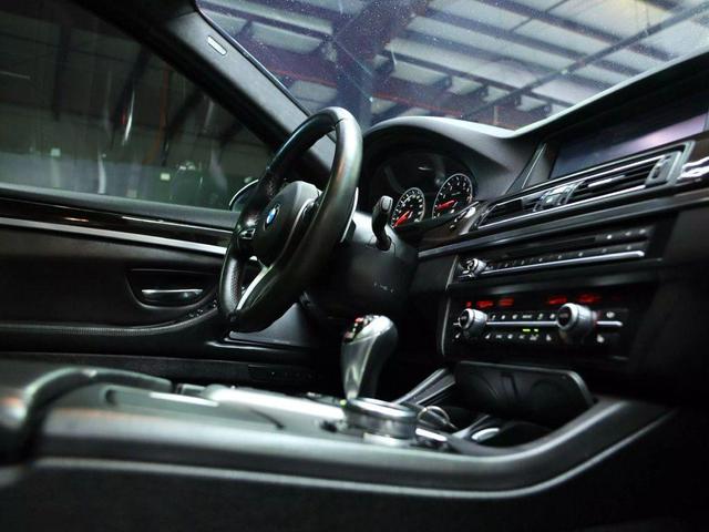 Photo of 2014 Gray BMW M5