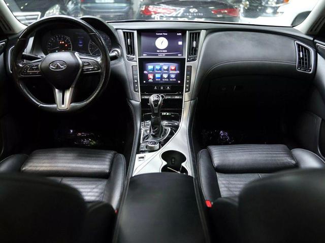 Photo of 2018 Pure White INFINITI Q50