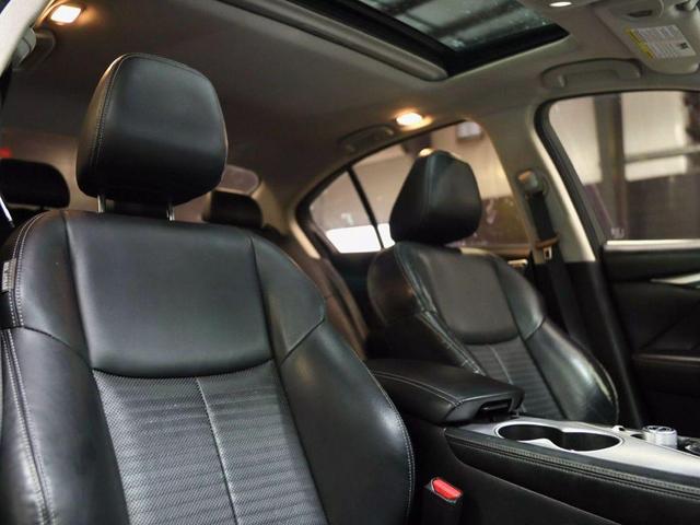 Photo of 2018 Pure White INFINITI Q50