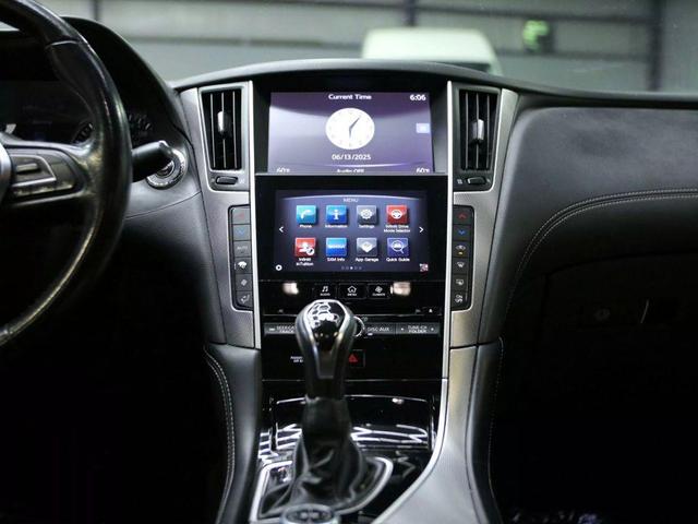 Photo of 2018 Pure White INFINITI Q50