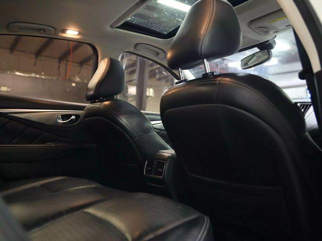 Photo of 2018 Pure White INFINITI Q50