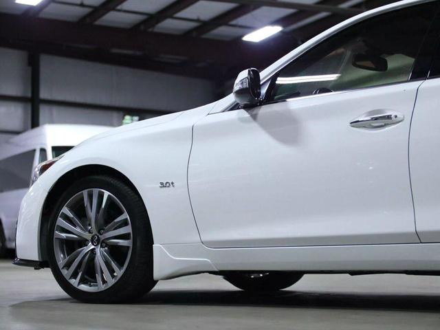 Photo of 2018 Pure White INFINITI Q50