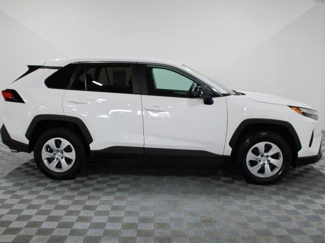 Photo of 2024 Ice Cap Toyota RAV4