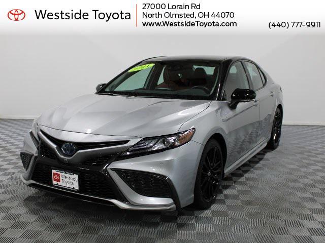 Photo of 2021 Celestial Silver/Midnight Black Metallic Toyota Camry