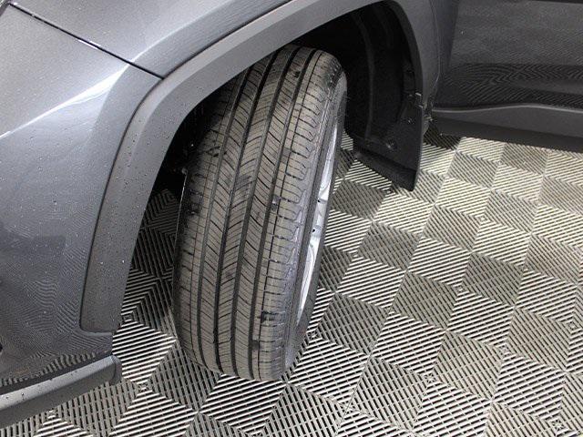 Photo of 2025 Magnetic Gray Metallic Toyota RAV4