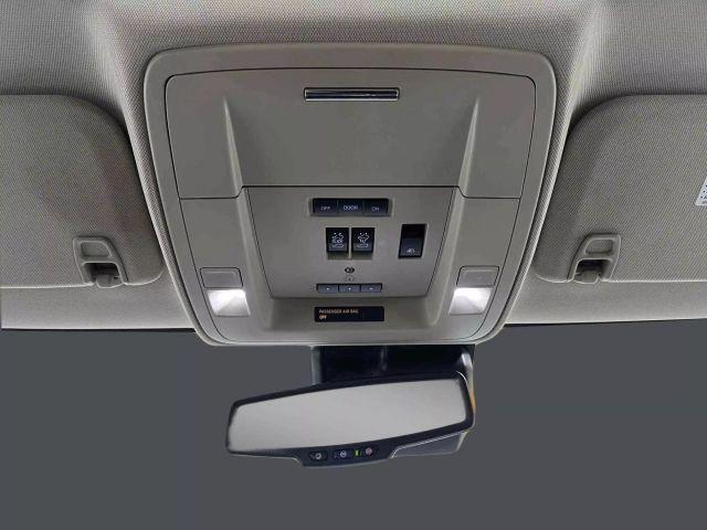 Photo of 2018 White GMC Sierra 1500