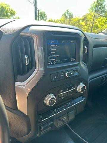 Photo of 2023 White GMC Sierra 2500