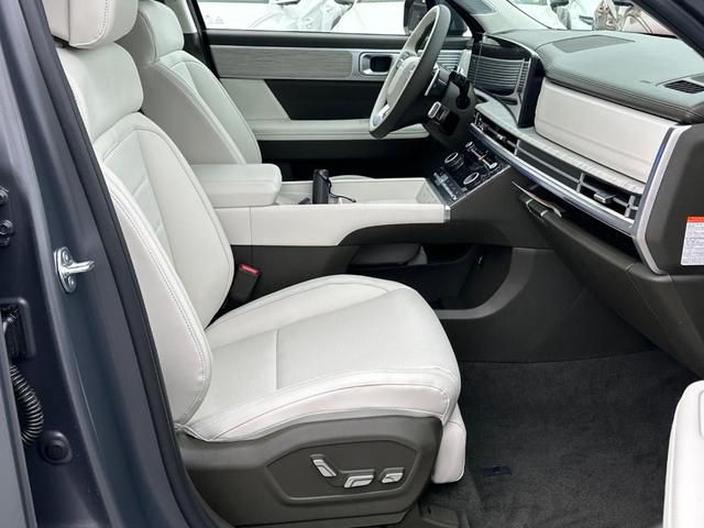 Photo of 2025 Gray Matte Hyundai SANTA FE HEV