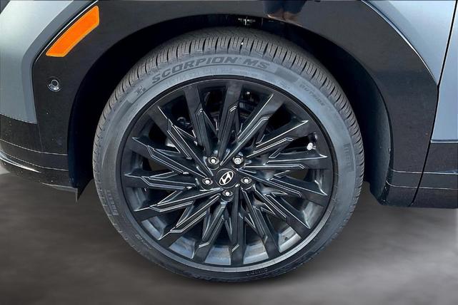Photo of 2024 Gray Matte Hyundai SANTA FE