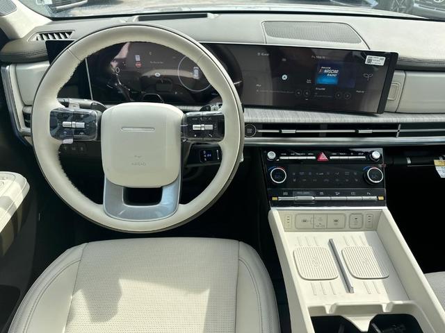 Photo of 2025 Phantom Black Hyundai SANTA FE HEV