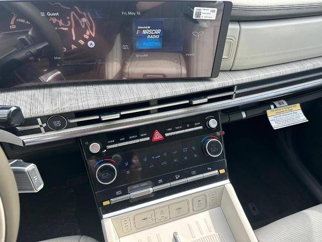 Photo of 2025 Phantom Black Hyundai SANTA FE HEV