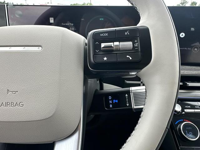 Photo of 2025 Shimmering Silver Hyundai SANTA FE HEV
