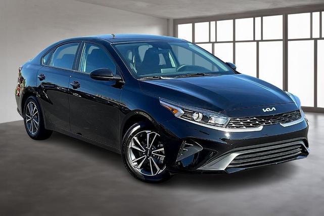 Photo of 2023 Aurora Black Pearl Kia Forte