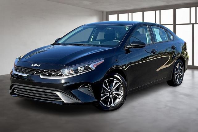 Photo of 2023 Aurora Black Pearl Kia Forte