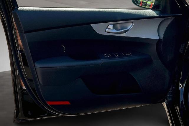 Photo of 2023 Aurora Black Pearl Kia Forte