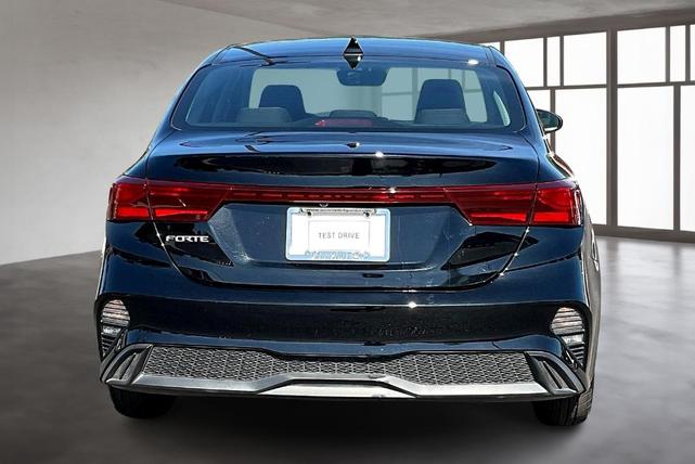 Photo of 2023 Aurora Black Pearl Kia Forte