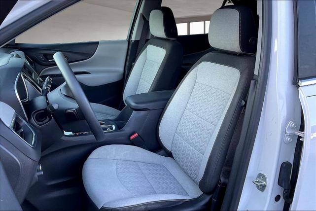 Photo of 2022 Summit White Chevrolet Equinox