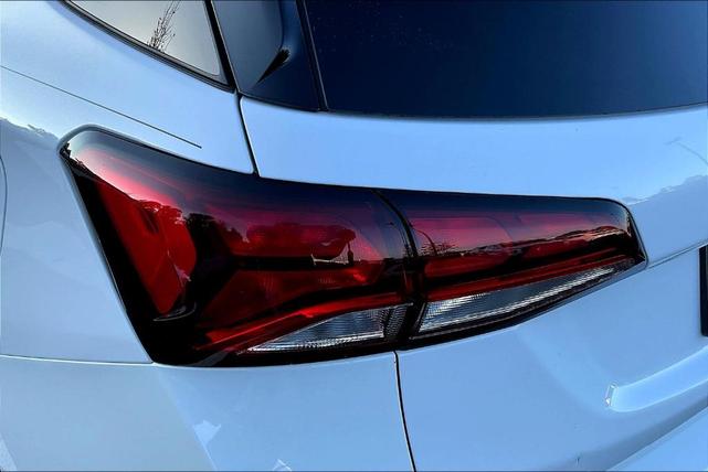 Photo of 2022 Summit White Chevrolet Equinox