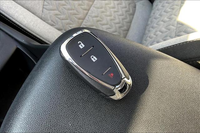 Photo of 2022 Summit White Chevrolet Equinox