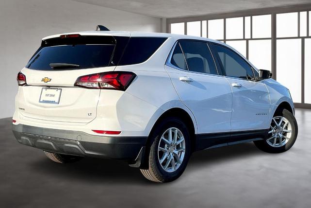 Photo of 2022 Summit White Chevrolet Equinox