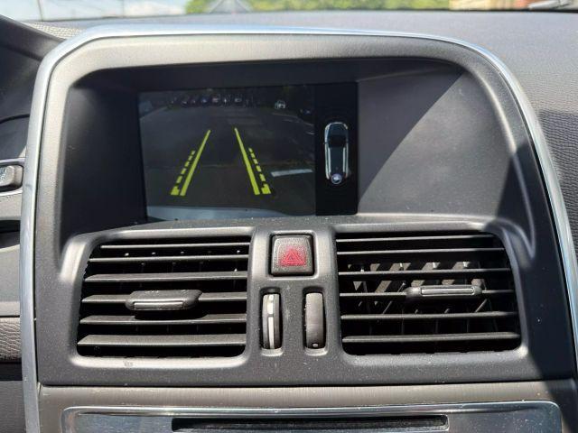 Photo of 2015 Crystal White Pearl Volvo XC60