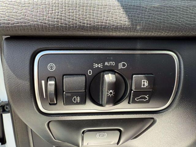 Photo of 2015 Crystal White Pearl Volvo XC60