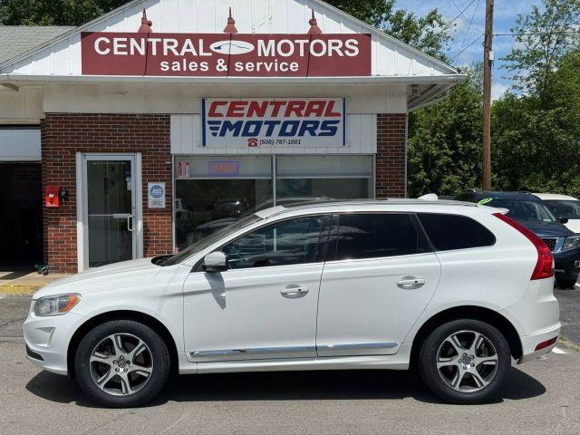 Photo of 2015 Crystal White Pearl Volvo XC60