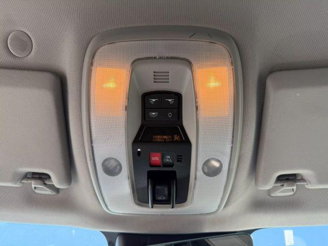 Photo of 2015 Crystal White Pearl Volvo XC60