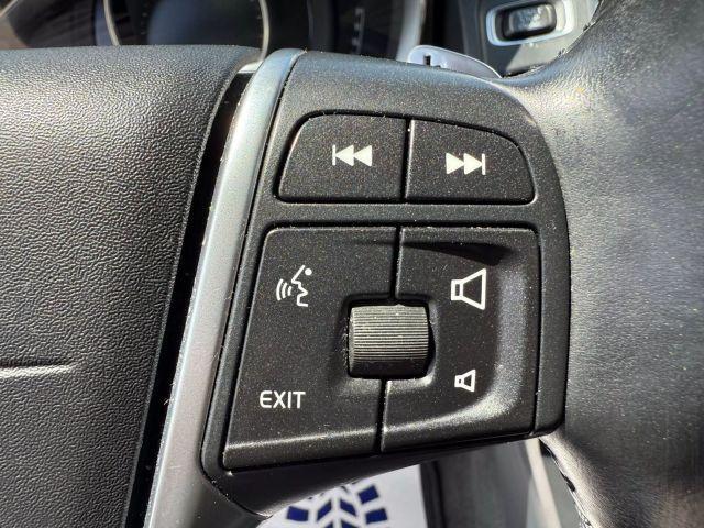 Photo of 2015 Crystal White Pearl Volvo XC60