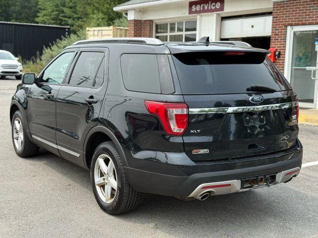Photo of 2017 Black Ford Explorer