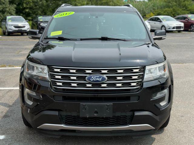 Photo of 2017 Black Ford Explorer
