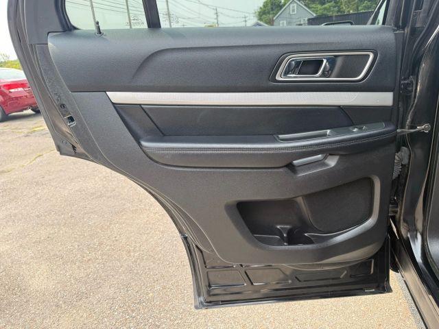 Photo of 2017 Black Ford Explorer