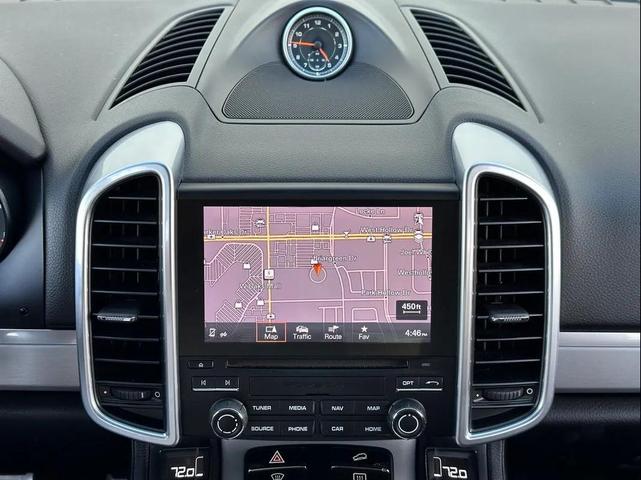 Photo of 2017 Silver Porsche Cayenne