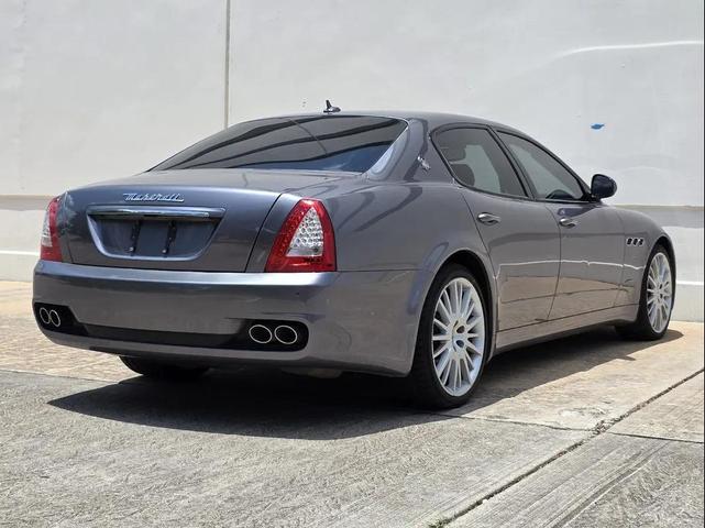 Photo of 2012 Gold Maserati Quattroporte