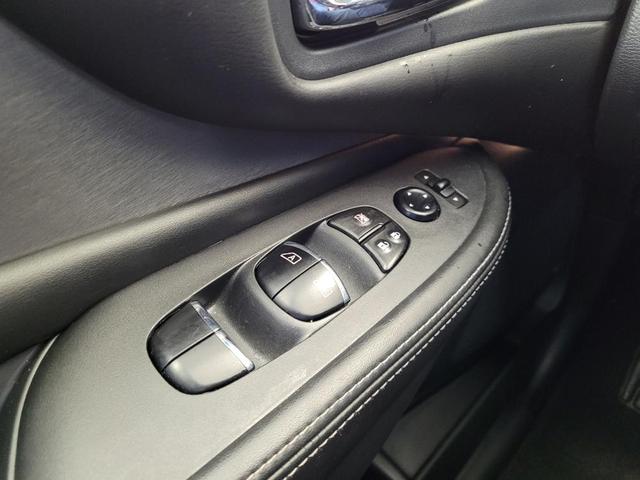 Photo of 2022 Gray Nissan Murano