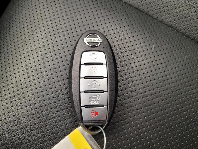 Photo of 2022 Gray Nissan Murano